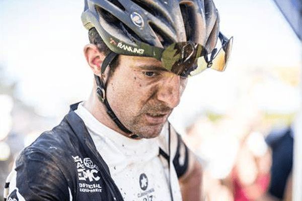Primul caz de doping virtual! Un ciclist italian a fost suspendat după ce a concurat din propriul garaj_9