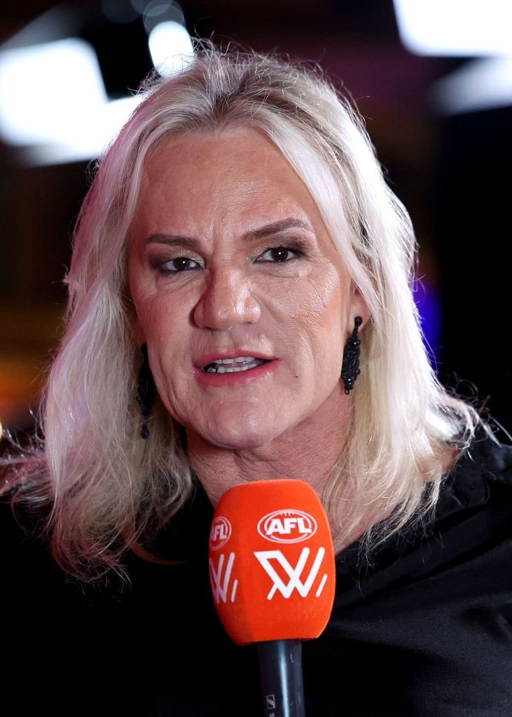 Fost fotbalist trans, inclus în top 100 cele mai sexy femei, alături de Margot Robbie! _13