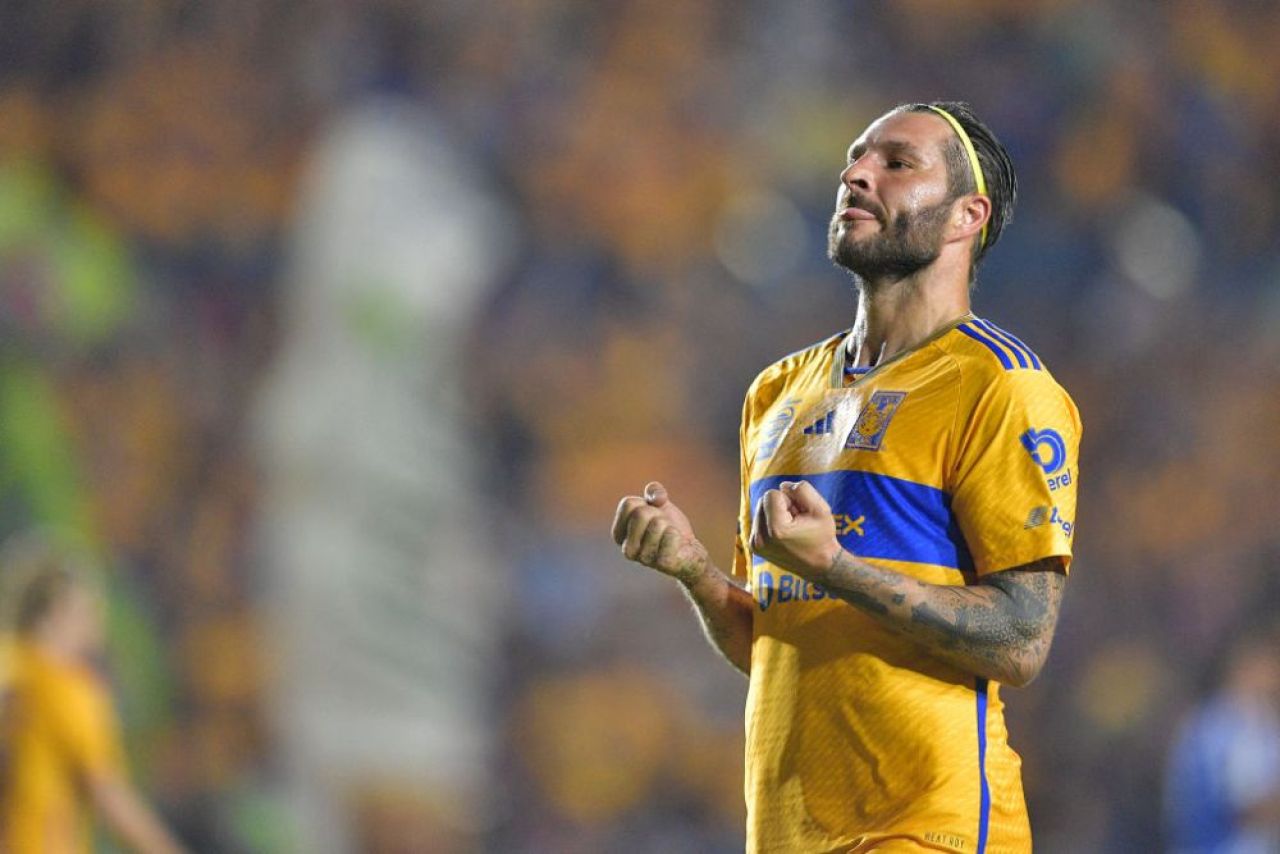 E gitan, a jucat pentru Franța, e legendă în Mexic și a anunțat că se retrage din fotbal la 39 de ani!_7