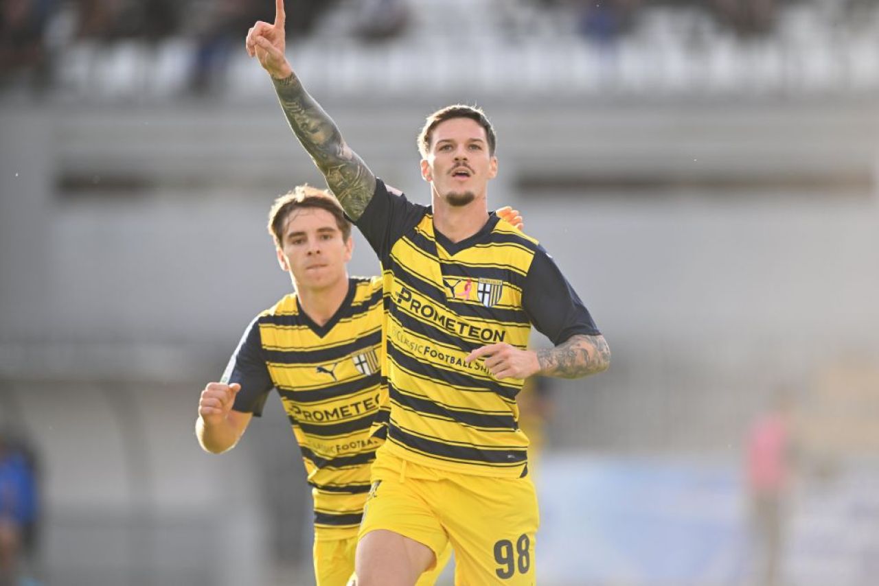 ParMAN! Dennis Man, 'dublă' pentru Parma și gol în două meciuri consecutive! Cum a înscris _3
