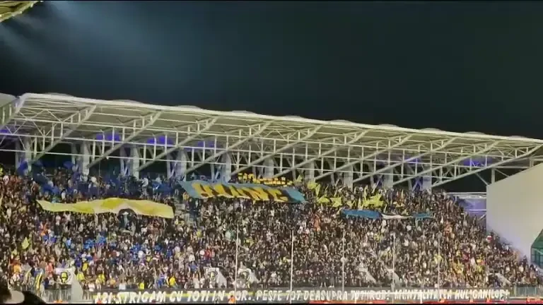 Coregrafia pregătită de fanii Petrolului Ploiești pentru meciul cu FCSB