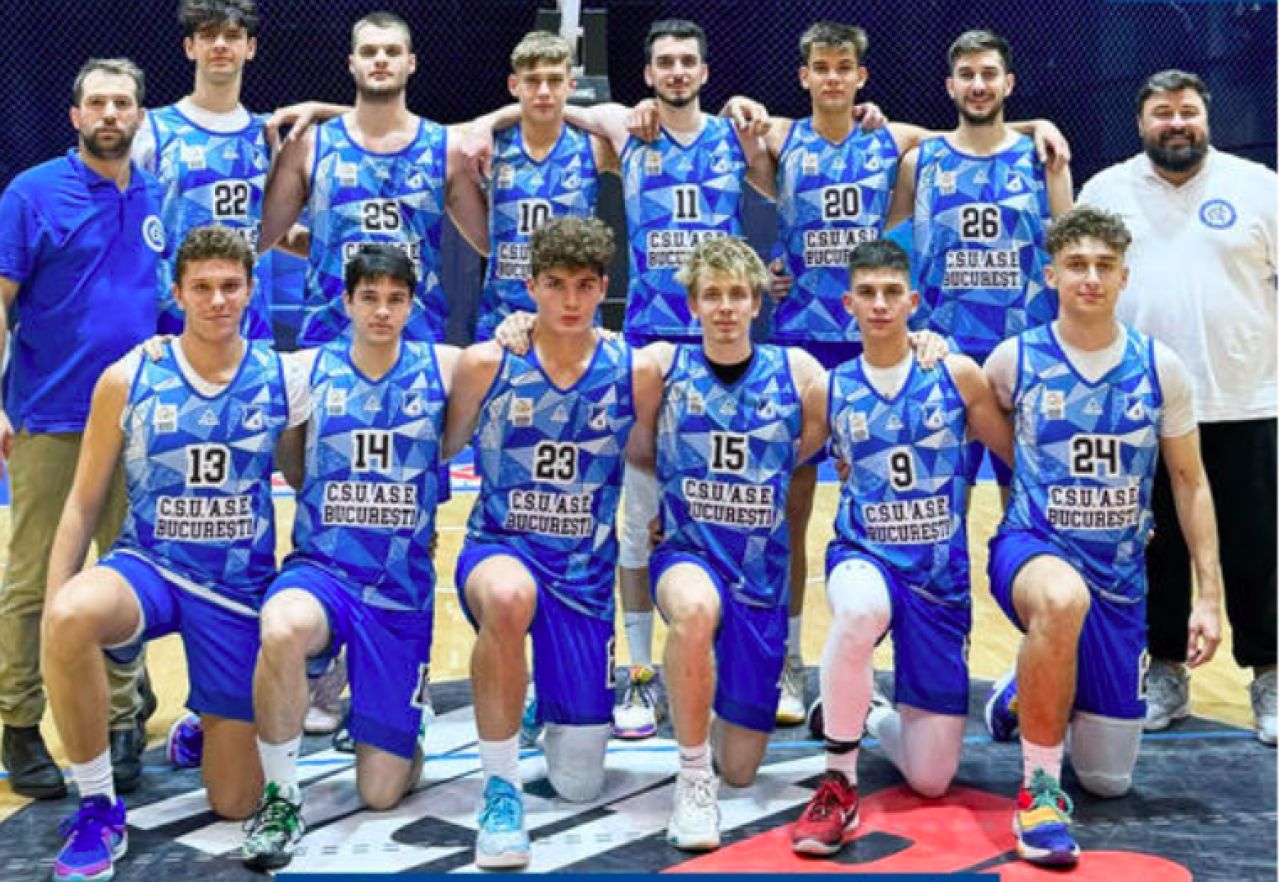 Modelul Luceafărul! O echipă de juniori câștigă în fața seniorilor în Liga 1 de baschet_1