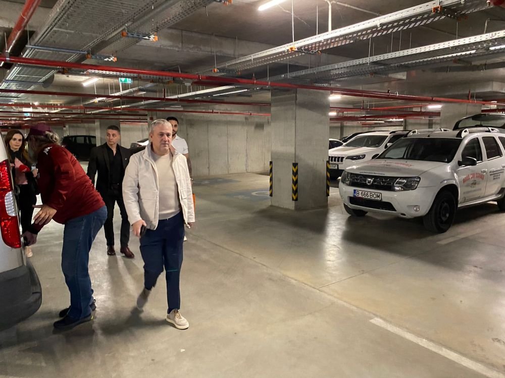 Mihai Rotaru a venit în Giulești la Rapid - Universitatea Craiova și s-a dus direct la vestiare_2