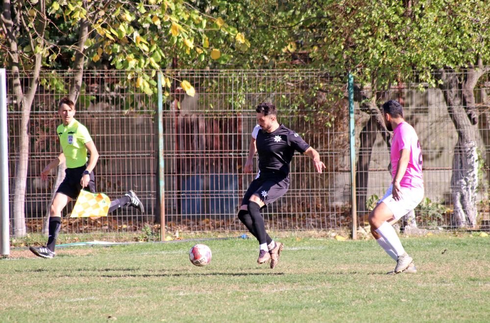 Au mai multe titluri decât UTA Arad, FCSB, Rapid, Craiova, Petrolul și Argeș, dar evoluează în Liga 4! _14