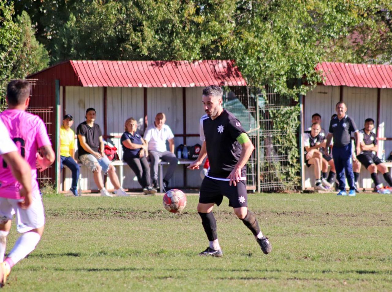 Mai avem un singur club de fotbal care joacă în competițiile europene.