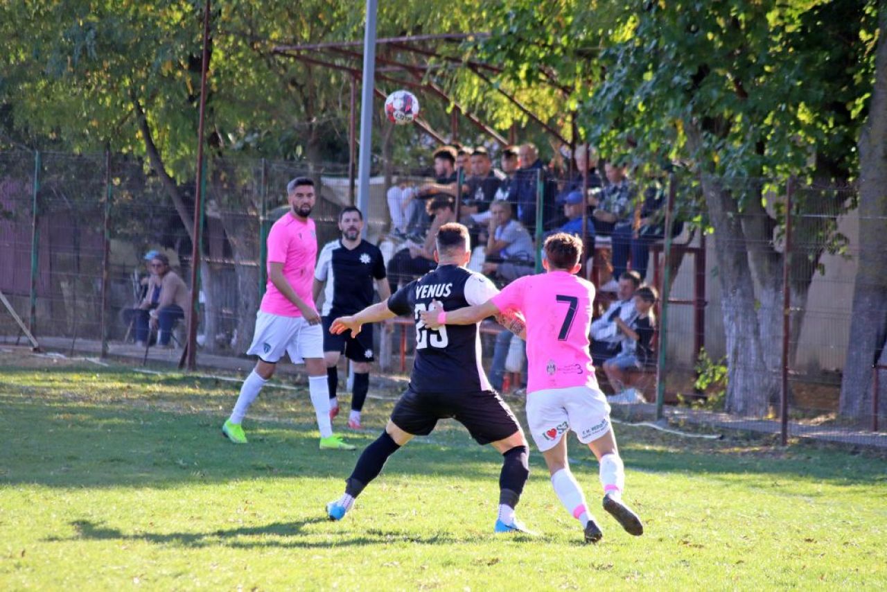 Mai avem un singur club de fotbal care joacă în competițiile europene.