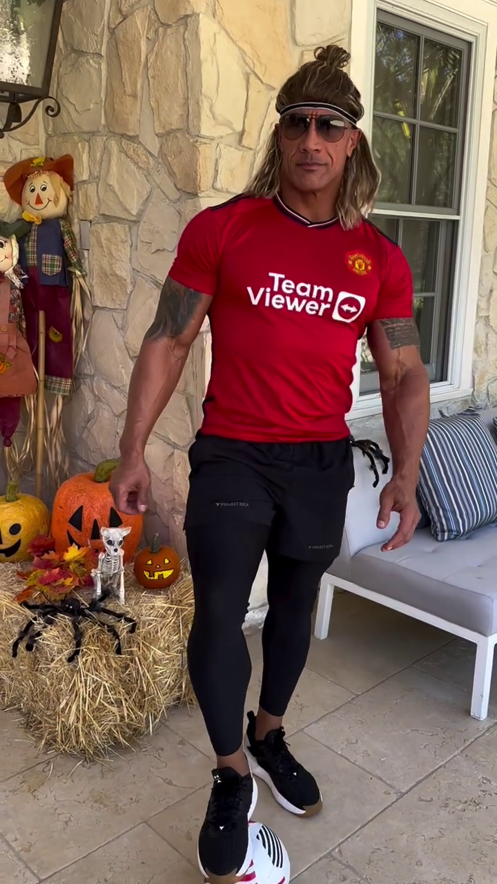 The Rock, apariție fabuloasă de Halloween! Fotbalistul în care s-a deghizat unul dintre cei mai bine plătiți actori ai lumii _24