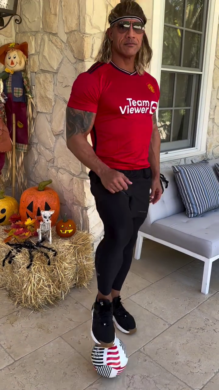 The Rock, apariție fabuloasă de Halloween! Fotbalistul în care s-a deghizat unul dintre cei mai bine plătiți actori ai lumii _25