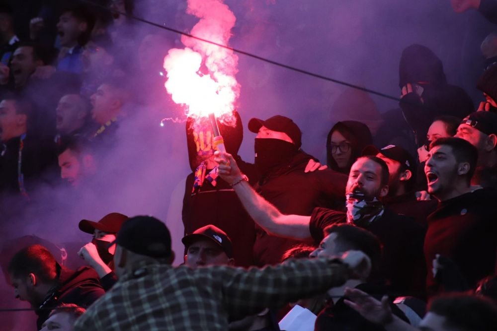 Atmosferă incendiară în Ghencea! Fanii Stelei au pregătit un show pirotehnic pentru derby-ul cu Rapid_7