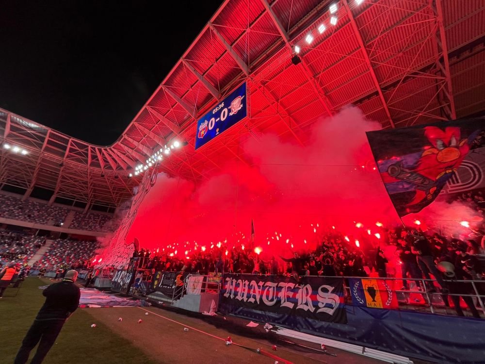 Atmosferă incendiară în Ghencea! Fanii Stelei au pregătit un show pirotehnic pentru derby-ul cu Rapid_14