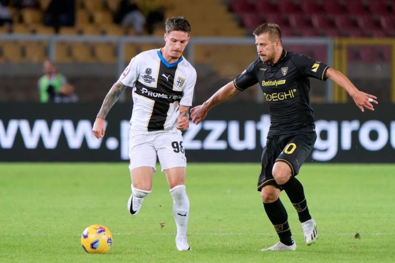 „Balonul meu de Aur!” Parma l-a 'premiat' pe Dennis Man după ce a calificat echipa în optimile Cupei Italiei! Încă o super-prestație _12
