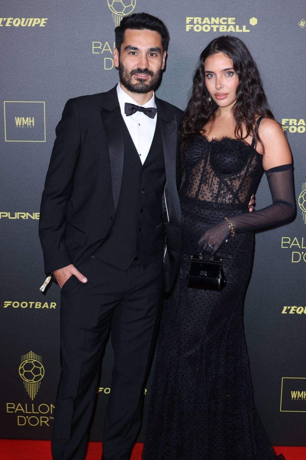 Soția superbă a lui Ilkay Gundogan a răbufnit după ce s-a scris că fotbalistul e nefericit la FC Barcelona _18