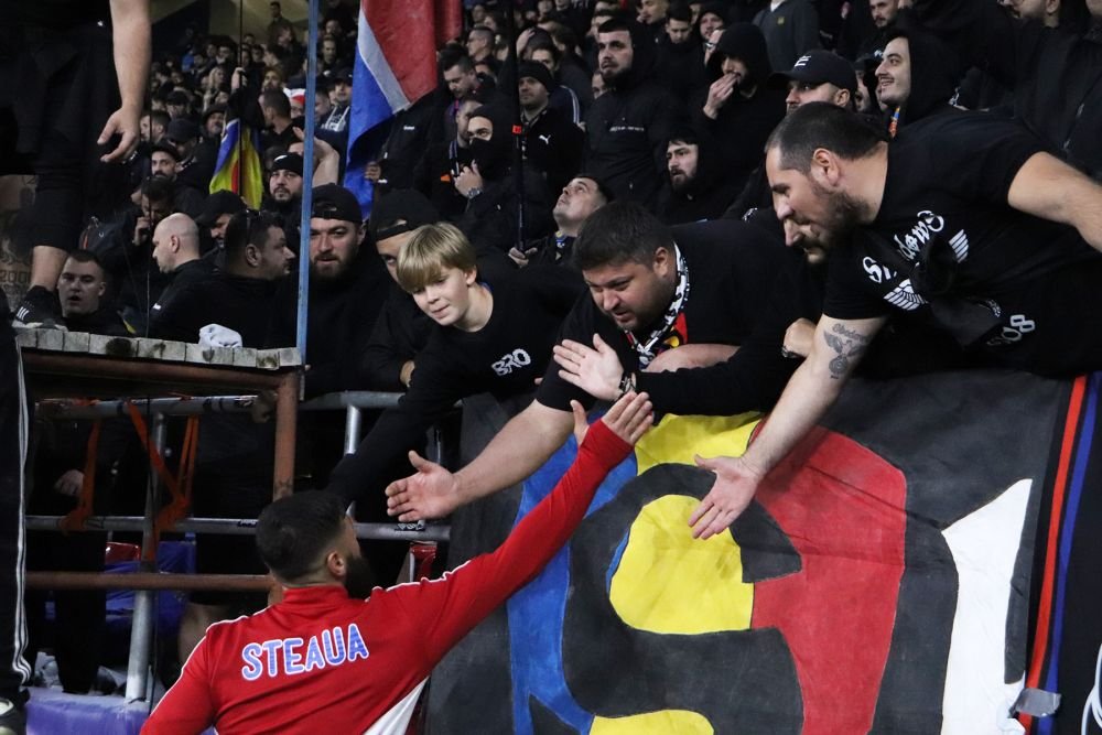 Hallo-win. Derby-ul dintre Steaua și Rapid, în imagini_93