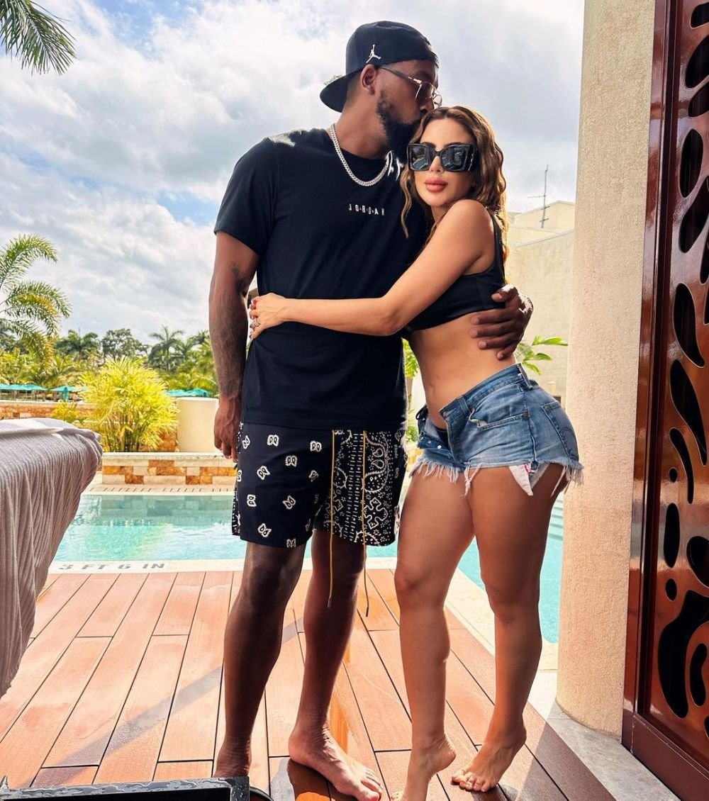 Reacția lui Michael Jordan la anunțul că fiul său vrea să se însoare cu fosta soție a lui Scottie Pippen, care e cu 17 ani mai mare decât el  _28
