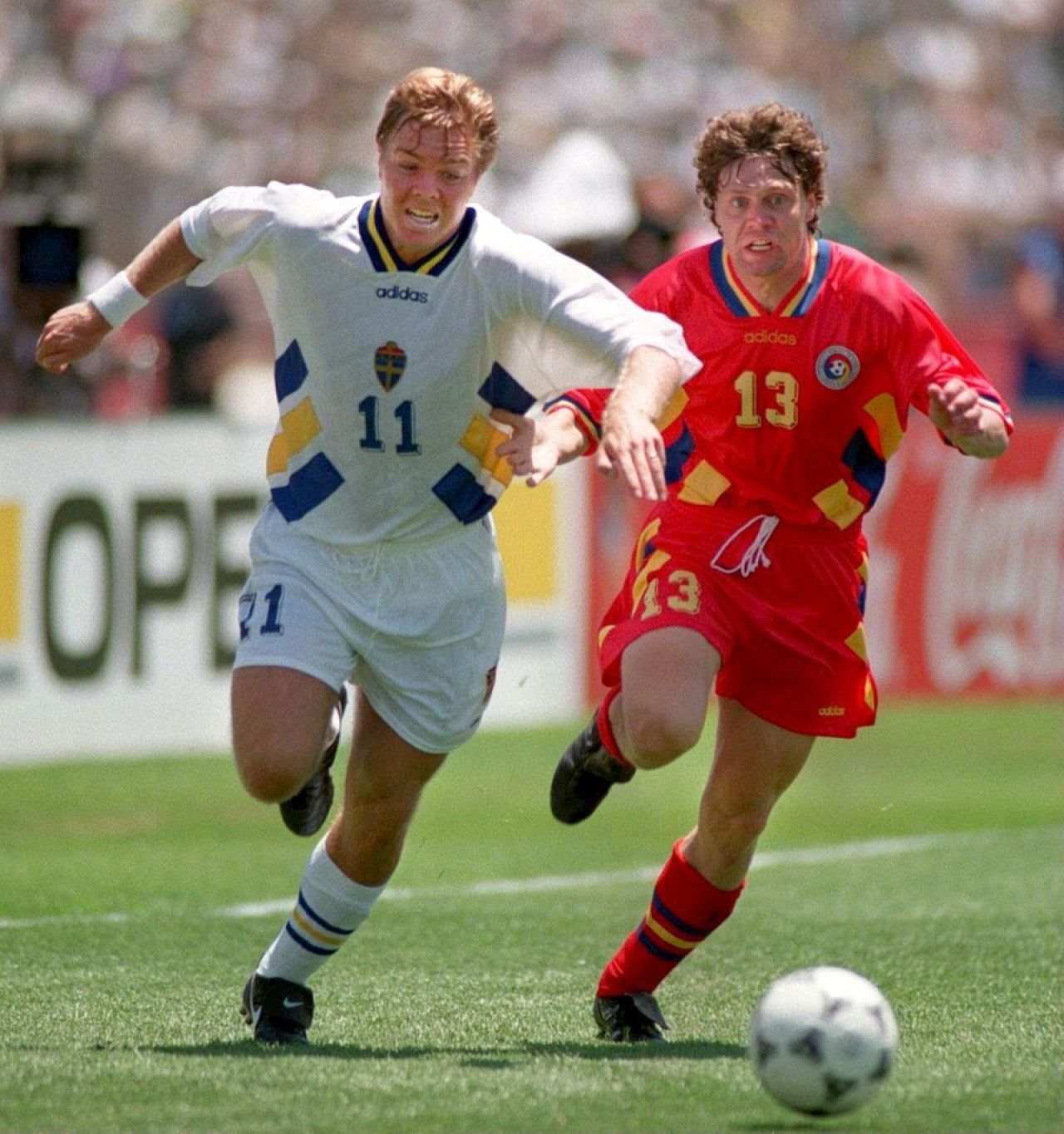 Îl recunoașteți? Suedezul care ne-a „interzis” semifinala Mondialului din 1994 vinde aspiratoare după ce s-a retras la doar 28 de ani _3