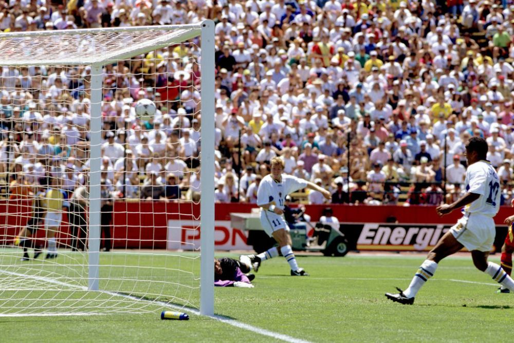 Îl recunoașteți? Suedezul care ne-a „interzis” semifinala Mondialului din 1994 vinde aspiratoare după ce s-a retras la doar 28 de ani _4