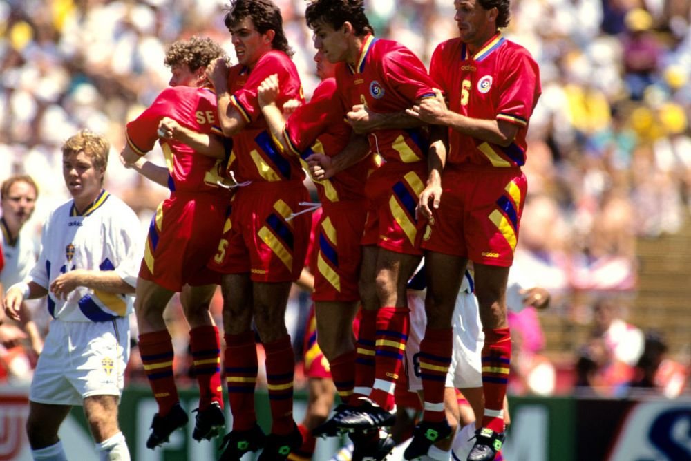 Îl recunoașteți? Suedezul care ne-a „interzis” semifinala Mondialului din 1994 vinde aspiratoare după ce s-a retras la doar 28 de ani _5