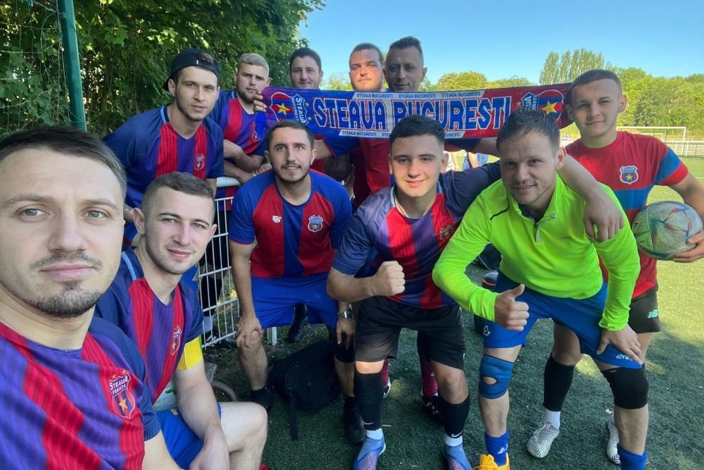 Talpan doesn't like this! O echipă din Franța folosește numele și sigla Stelei și jucătorii fac poze cu replica Cupei Campionilor_6