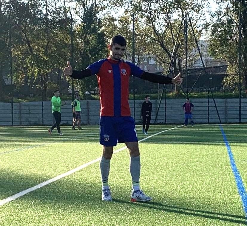 Talpan doesn't like this! O echipă din Franța folosește numele și sigla Stelei și jucătorii fac poze cu replica Cupei Campionilor_10