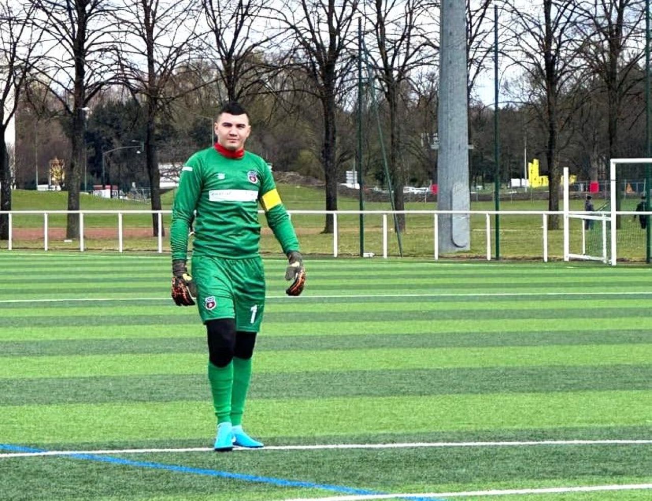Talpan doesn't like this! O echipă din Franța folosește numele și sigla Stelei și jucătorii fac poze cu replica Cupei Campionilor_15