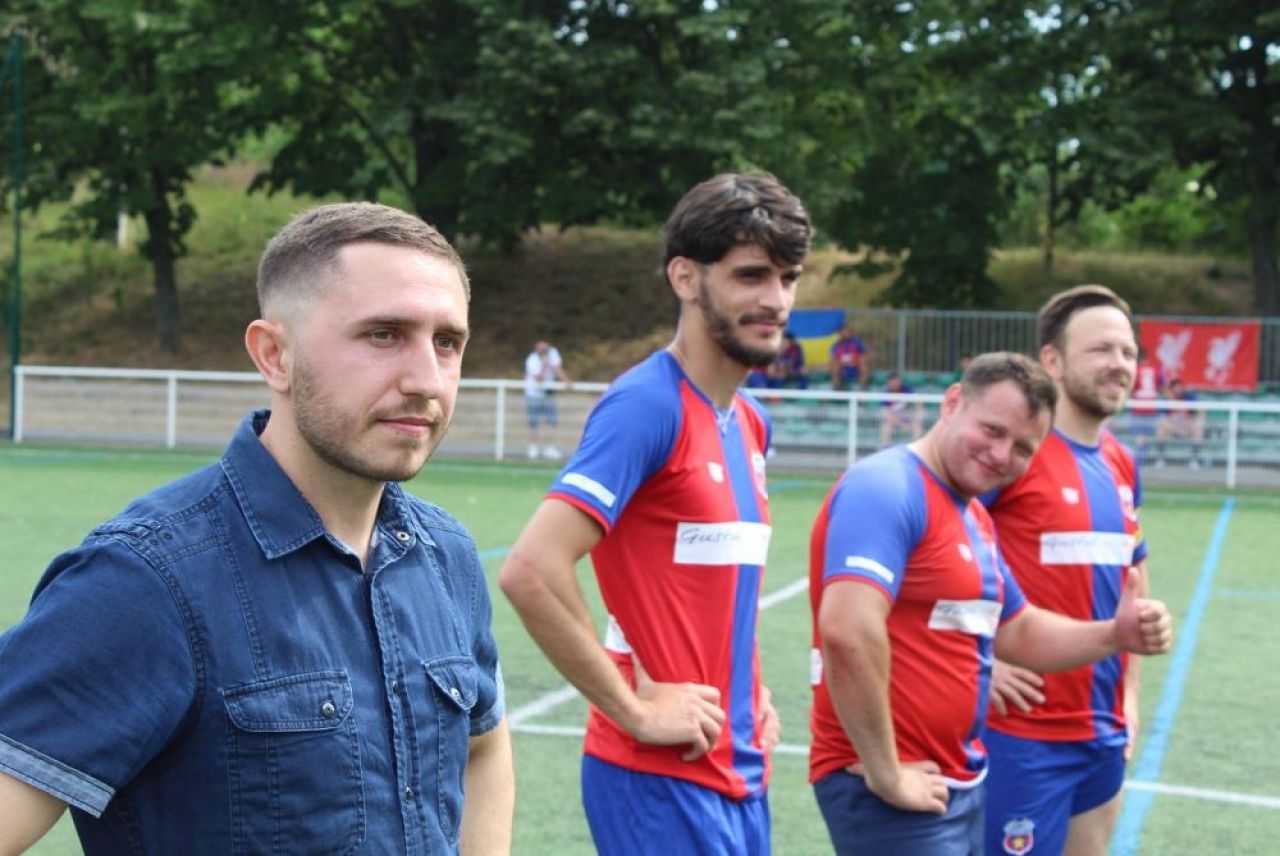 Talpan doesn't like this! O echipă din Franța folosește numele și sigla Stelei și jucătorii fac poze cu replica Cupei Campionilor_29