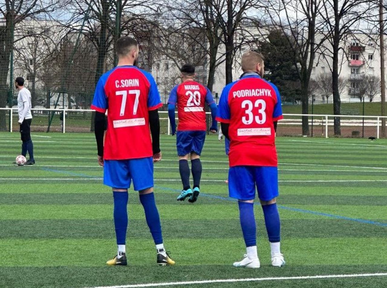 Talpan doesn't like this! O echipă din Franța folosește numele și sigla Stelei și jucătorii fac poze cu replica Cupei Campionilor_32