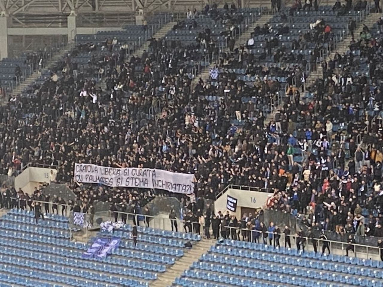 Câți fani au mers pe „Ion Oblemenco” la duelul dintre Universitatea Craiova și FC U Craiova _4
