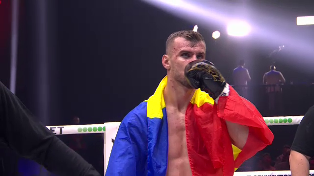 K.O. spectaculos al lui Ștefan Lătescu în gala Glory! Cum și-a doborât adversarul _3