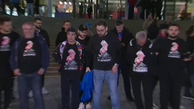 „Fii patron, nu antrenor!” Protest anti-Becali înainte de FCSB - Rapid _7