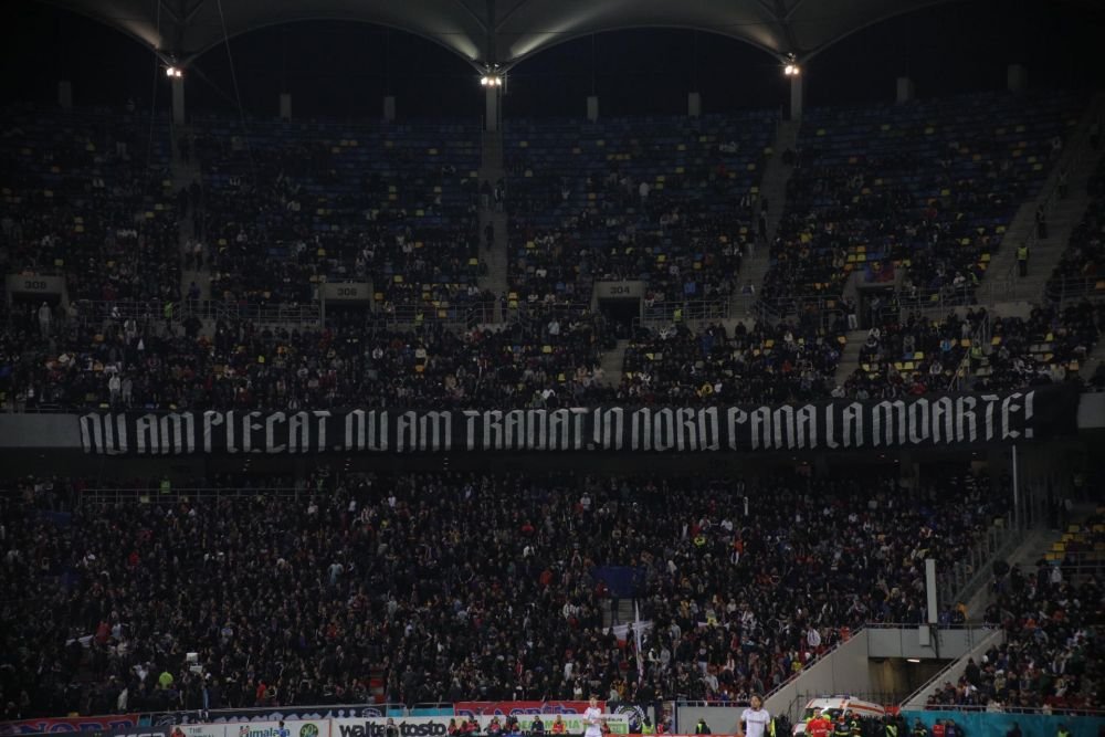 Galeria FCSB, banner cu venin în derby-ul cu Rapid + coregrafia splendidă din repriza secundă_3