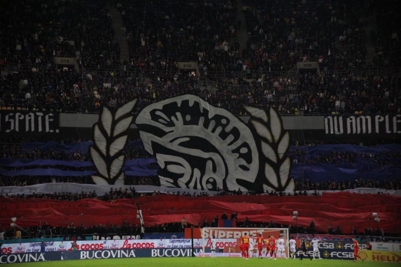 Galeria FCSB, banner cu venin în derby-ul cu Rapid + coregrafia splendidă din repriza secundă_4