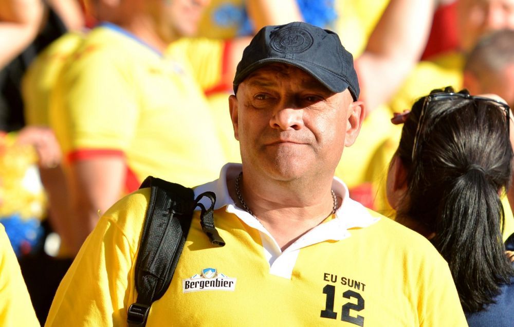 Stoican gentleman! S-a dus sa doneze sange inainte de Craciun si le-a cerut si jucatorilor sa faca la fel. Ce cadouri i-a cerut Mosului :)_5