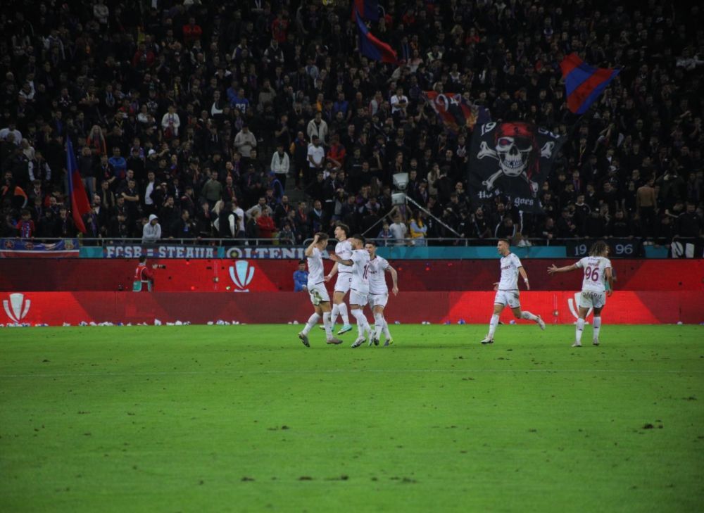 Un fost jucător de la FCSB pune tunurile pe fundașii lui Becali: