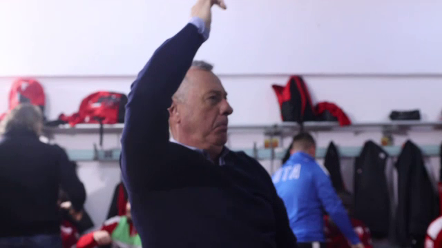 Explozie de bucurie după UTA - Dinamo! Mircea Rednic a fost sufletul petrecerii în vestiar_2
