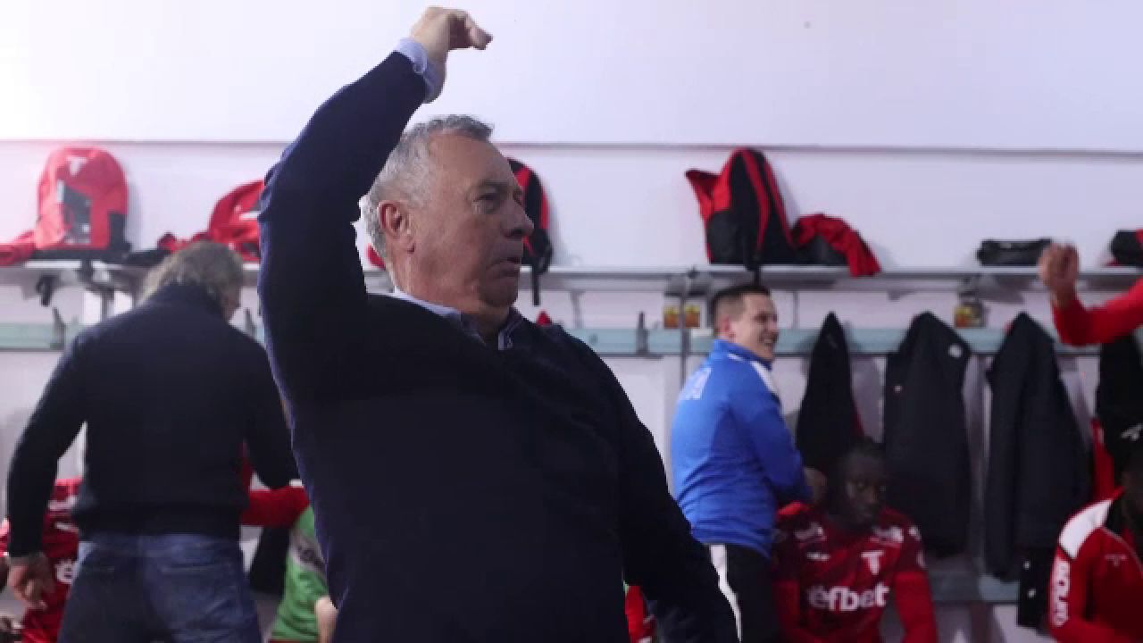Explozie de bucurie după UTA - Dinamo! Mircea Rednic a fost sufletul petrecerii în vestiar_3