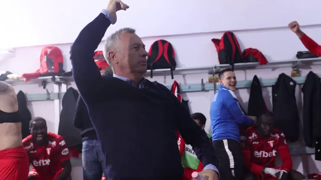 Explozie de bucurie după UTA - Dinamo! Mircea Rednic a fost sufletul petrecerii în vestiar_4