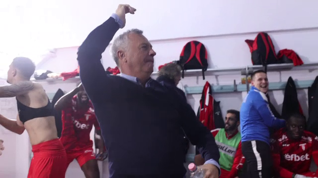Explozie de bucurie după UTA - Dinamo! Mircea Rednic a fost sufletul petrecerii în vestiar_5