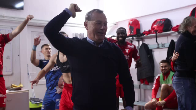 Explozie de bucurie după UTA - Dinamo! Mircea Rednic a fost sufletul petrecerii în vestiar_9