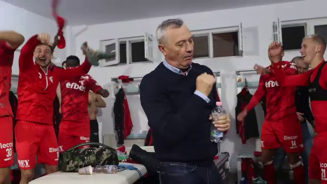 Explozie de bucurie după UTA - Dinamo! Mircea Rednic a fost sufletul petrecerii în vestiar_22