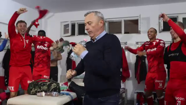Explozie de bucurie după UTA - Dinamo! Mircea Rednic a fost sufletul petrecerii în vestiar_23
