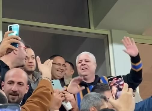 Imagini fabuloase cu Marius Șumudică! S-a pus pe dans în tribune după ce a câștigat meciul care îi decidea soarta _2