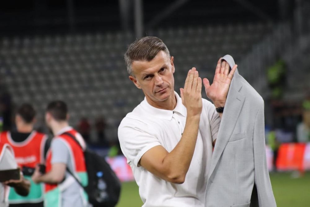 Sedinta Intre Ovidiu Burca Si Actionari Ce Se Asteapta La Dinamo