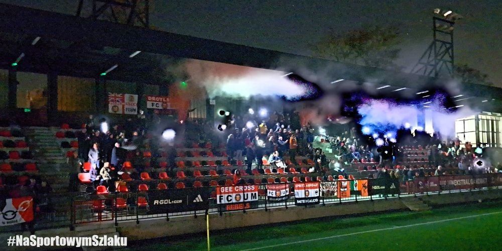 Echipa fondată de un român din Polonia a jucat cu United of Manchester: au început luni, au încheiat marți la prânz!_10