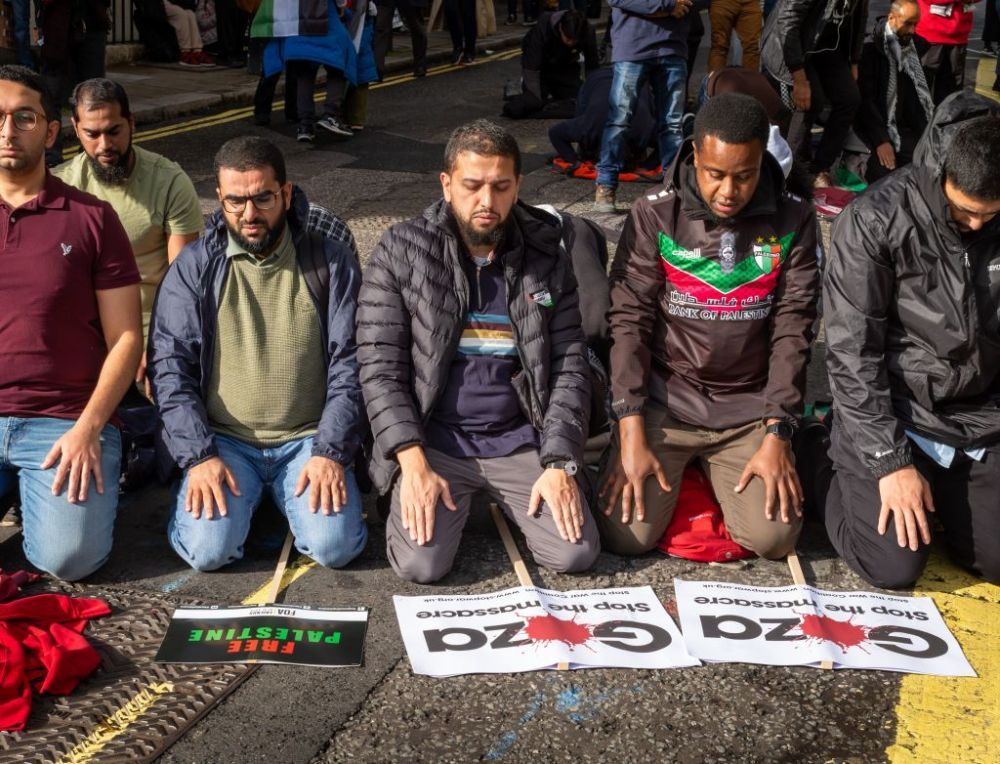 Polițiștii englezi se așteaptă la lupte de stradă în Londra între huliganii englezi și protestatarii anti-Israel!_4