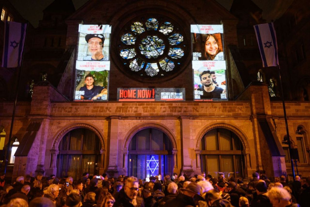 Polițiștii englezi se așteaptă la lupte de stradă în Londra între huliganii englezi și protestatarii anti-Israel!_14