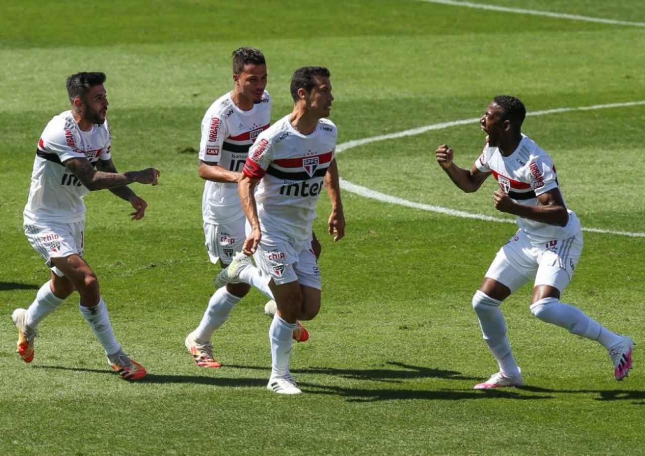 A jucat cu Matuzalem și revine în fotbal la 38 de ani! Un star brazilian va evolua în liga a șaptea italiană_8