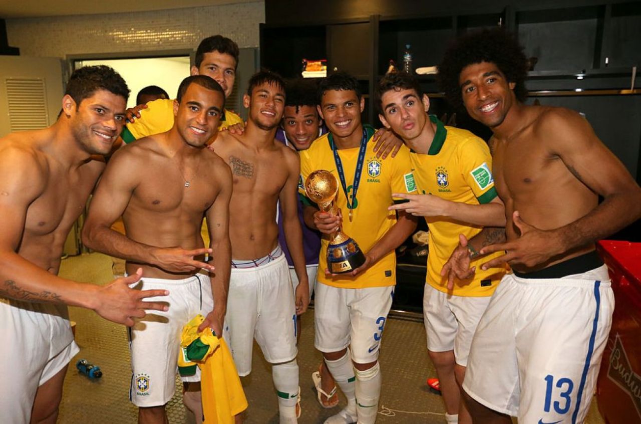 A jucat cu Matuzalem și revine în fotbal la 38 de ani! Un star brazilian va evolua în liga a șaptea italiană_1