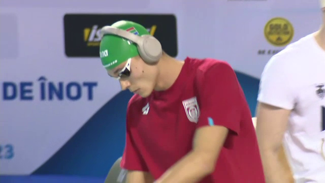„Nu am de gând să concurez pentru Africa de Sud!” David Popovici, pus pe glume după ce a luat medalia de aur la Campionatul Național de Înot în bazin scurt _4