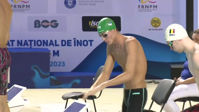 „Nu am de gând să concurez pentru Africa de Sud!” David Popovici, pus pe glume după ce a luat medalia de aur la Campionatul Național de Înot în bazin scurt _8