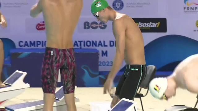 „Nu am de gând să concurez pentru Africa de Sud!” David Popovici, pus pe glume după ce a luat medalia de aur la Campionatul Național de Înot în bazin scurt _9